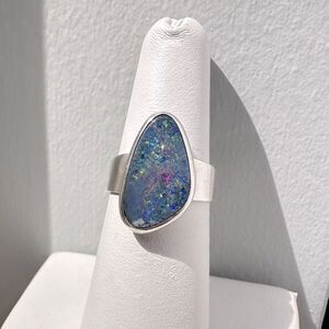 NWT 10x16mm Australian Opal in Bali silver ring!